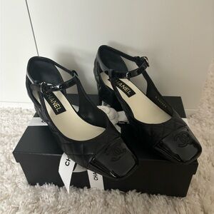 SOLD 🌺🌸👠 CHANEL Mary Jane Shoes